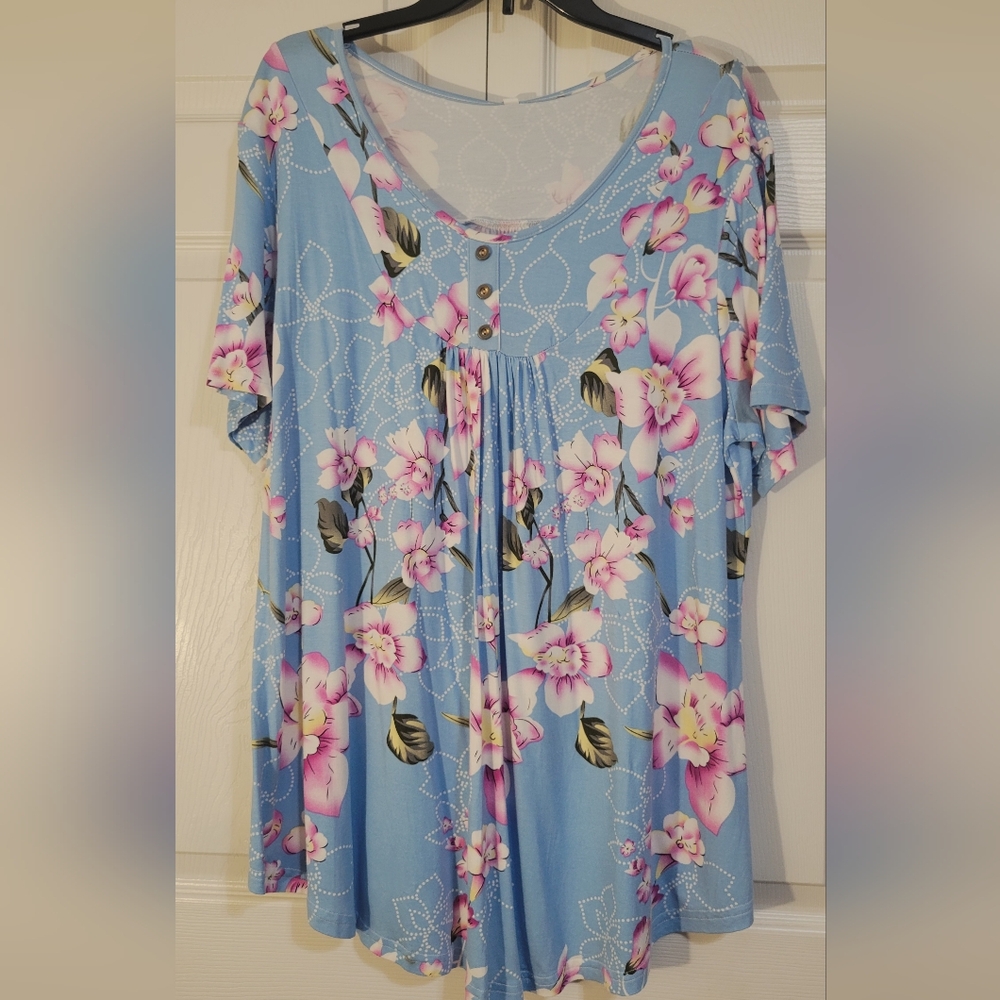 Floral Button-Detail Women's Blouse